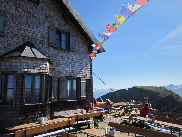 Sonnenterrasse der Kellerjochhütte