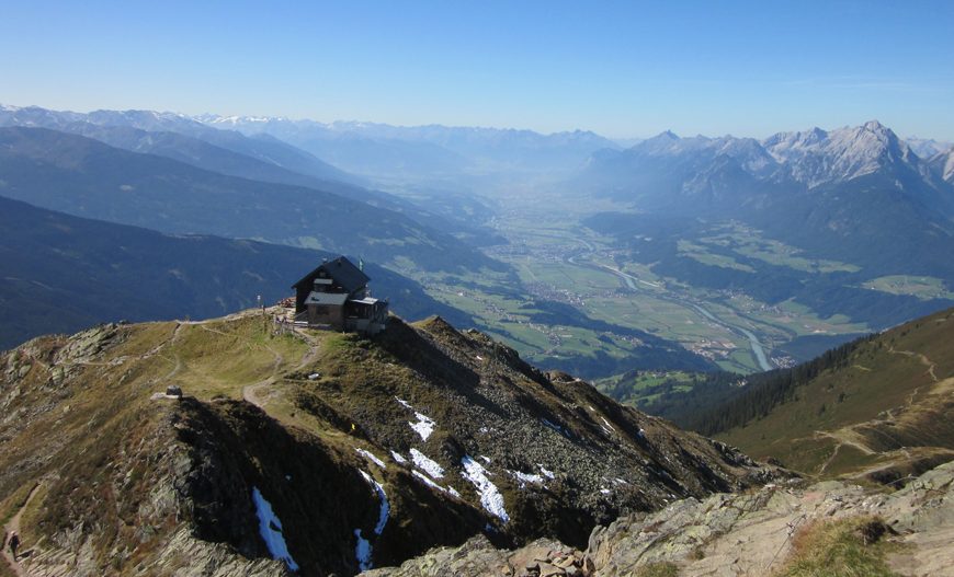 Blick auf die Kellerjochhütte Zillertal