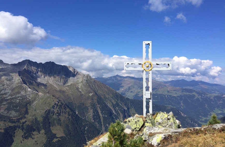 Gaulkopf im Zillertal Gipfelkreuz