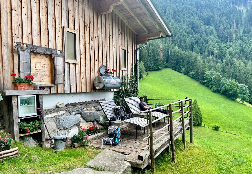 Der Pausenplatz am Appartment Holderhof